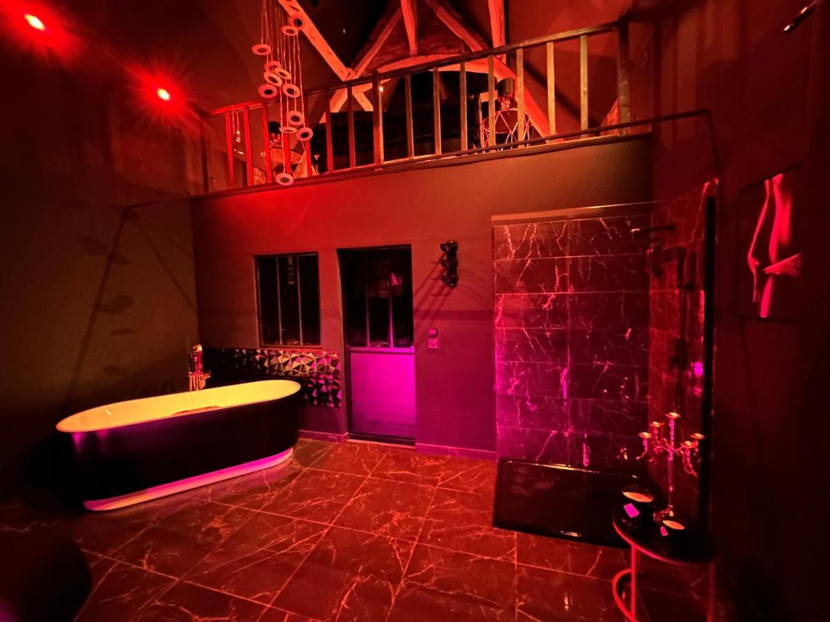 Loveroom De Luxe - Theme 50 Nuances De Grey Maison Privative Spa Insolite Douchy-les-Mines Eksteriør billede