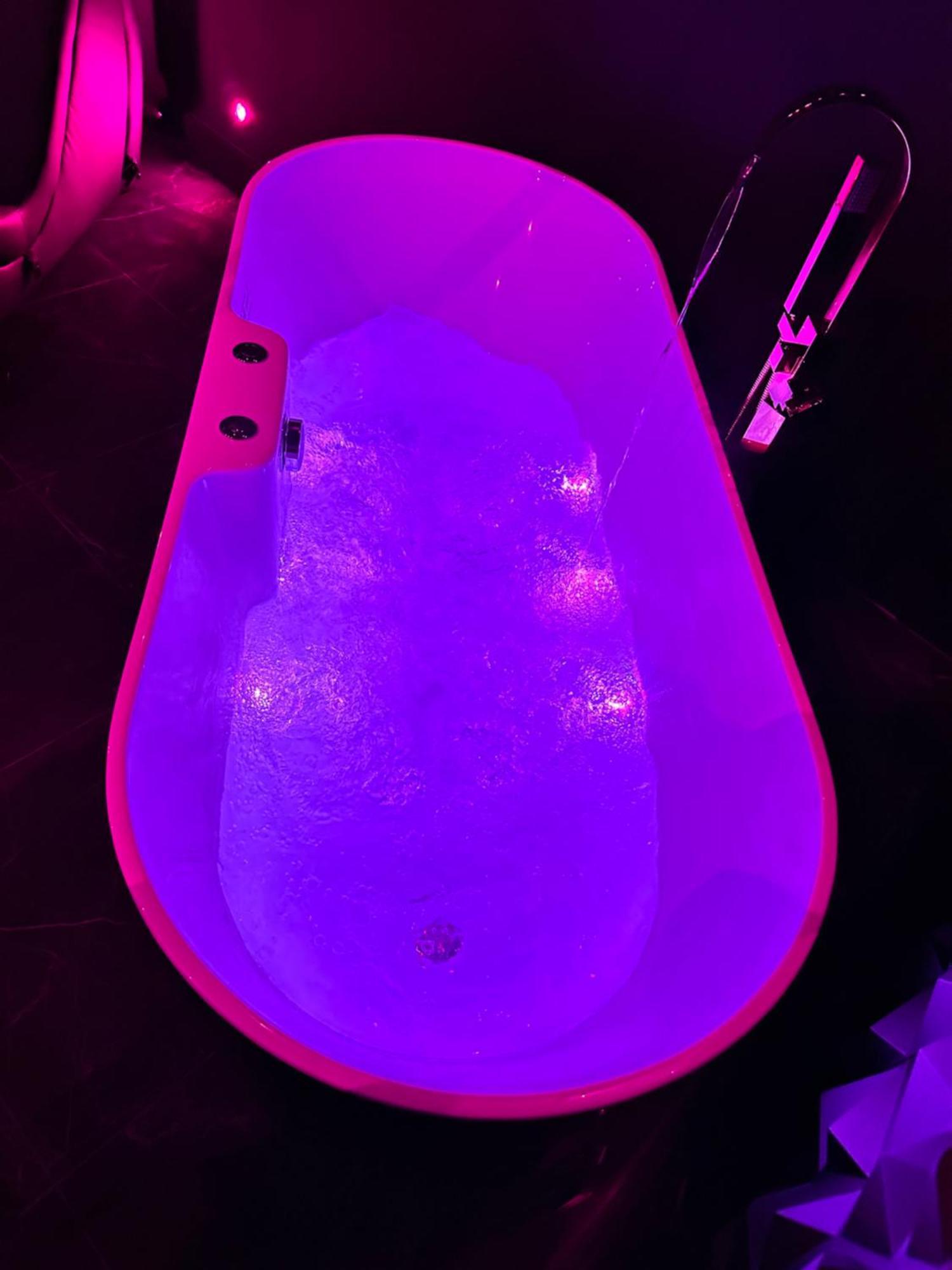 Loveroom De Luxe - Theme 50 Nuances De Grey Maison Privative Spa Insolite Douchy-les-Mines Eksteriør billede